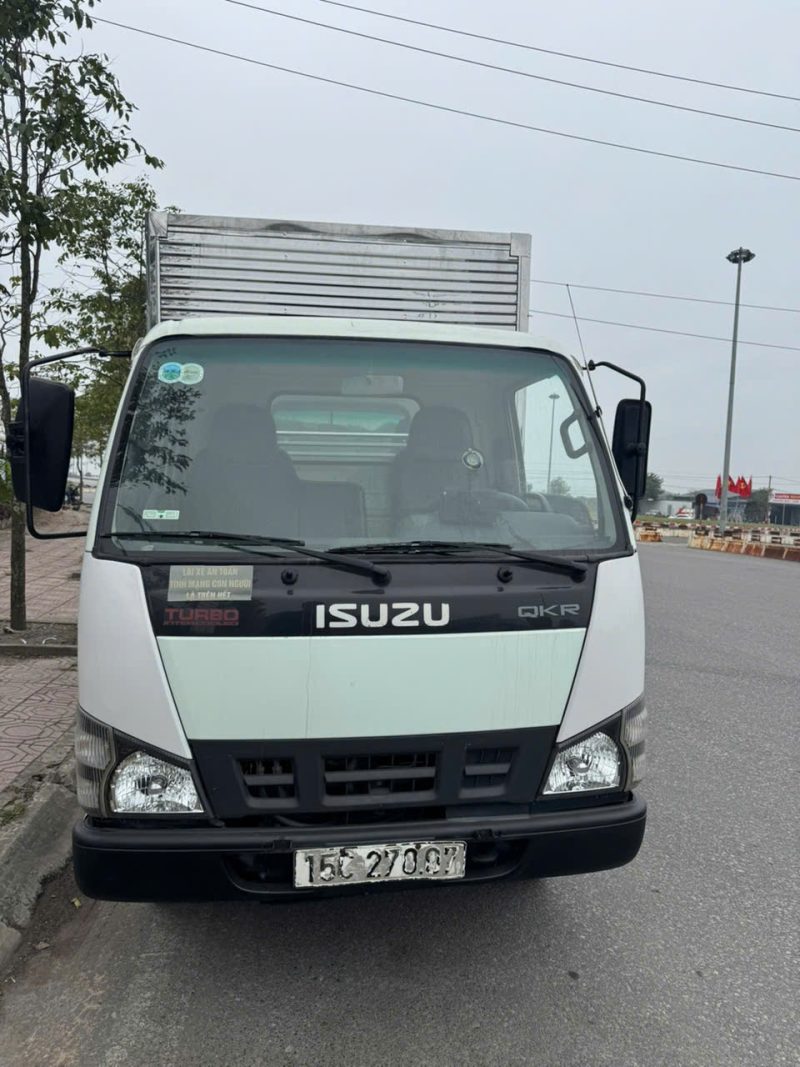 ISUZU QKR55F Thùng kín INOX Đời 2017