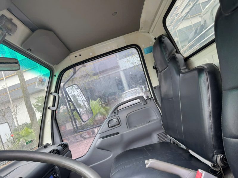 ISUZU QKR55F Thùng kín INOX Đời 2017 - Ảnh 12
