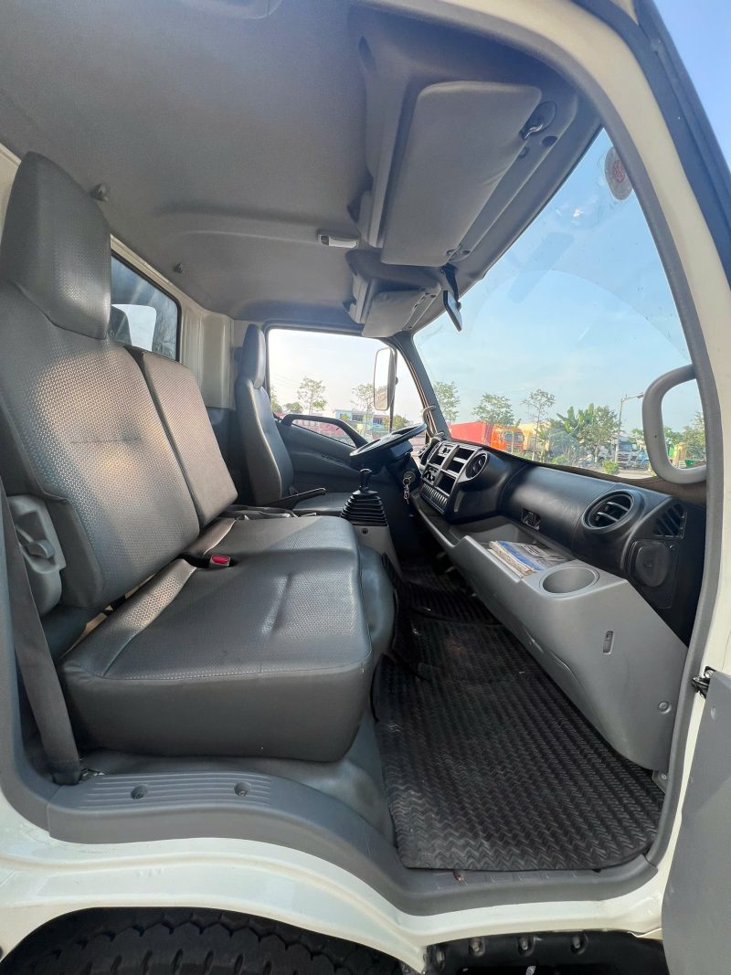 HINO XZU730L Thùng bạt Đời 2016 - Ảnh 8
